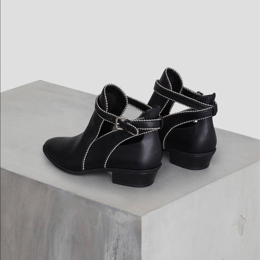 Shoes - Picture 2 of 2
